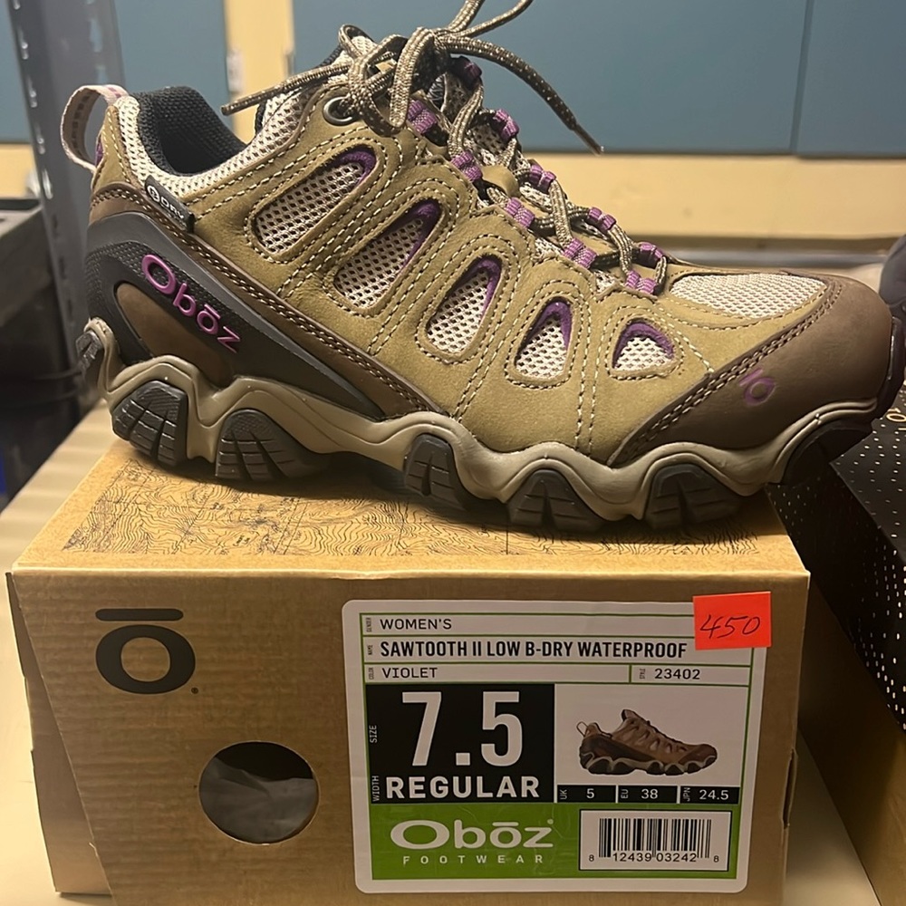 Oboz women’s Sawtooth Low BDRY color: VIOLET